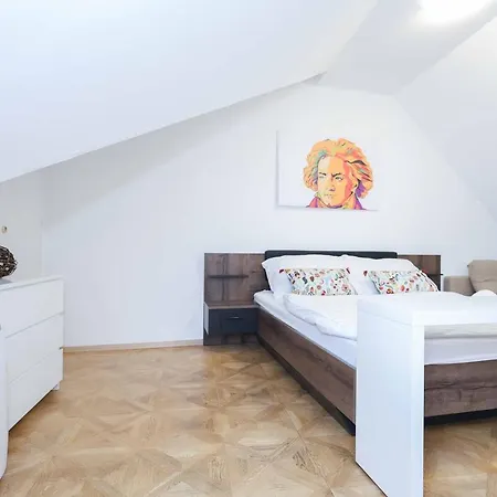Aparthotel Beethoven 3*