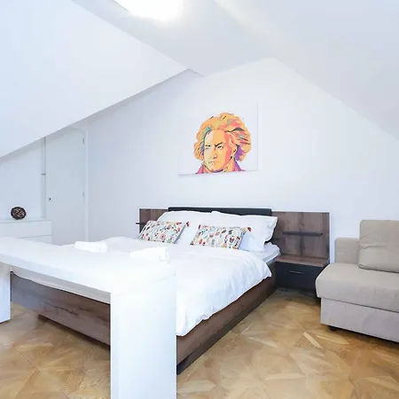 Beethoven 公寓式酒店 3*